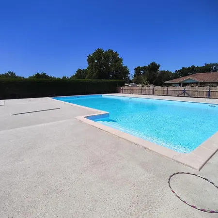 Camping Mobile A Gere Par Un Particulier *