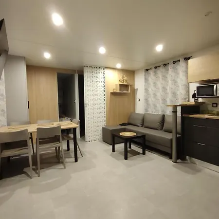 Mobile A Gere Par Un Particulier Campsite